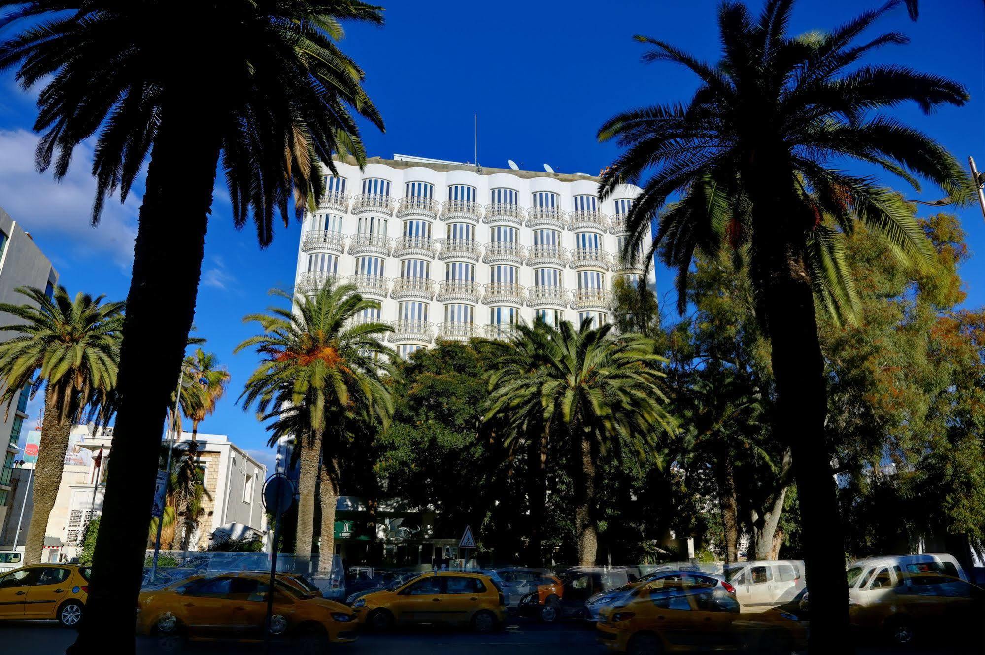 Hôtel La Maison Blanche Tunes Exterior foto The headquarters of the Tunisian Ministry of Foreign Affairs in Tunis